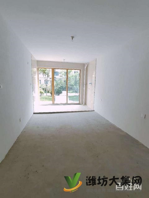玫瑰公館一樓帶大院！送城市會客廳！三居，更名貸款，