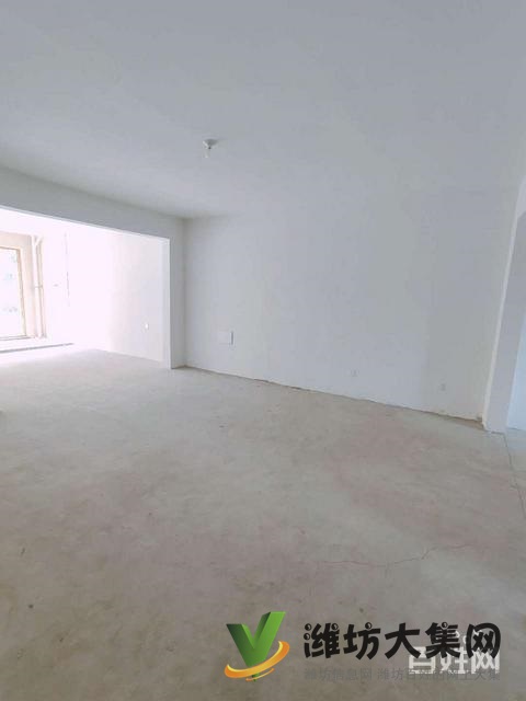 玫瑰公館一樓帶大院！送城市會客廳！三居，更名貸款，