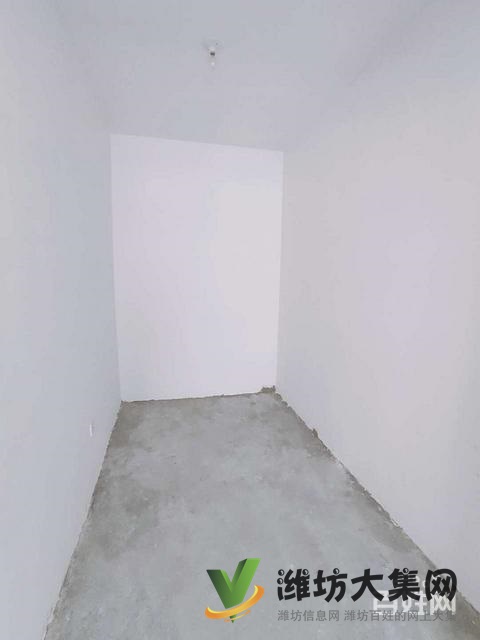 玫瑰公館一樓帶大院！送城市會客廳！三居，更名貸款，